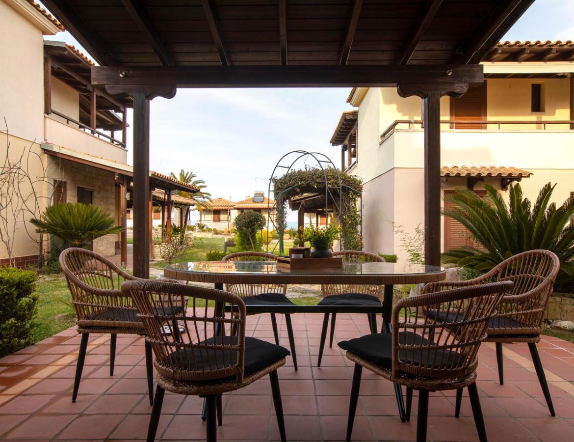 Porto Thea Alexandra Shared Pool Villa, Άφυτος Εξωτερικό φωτογραφία